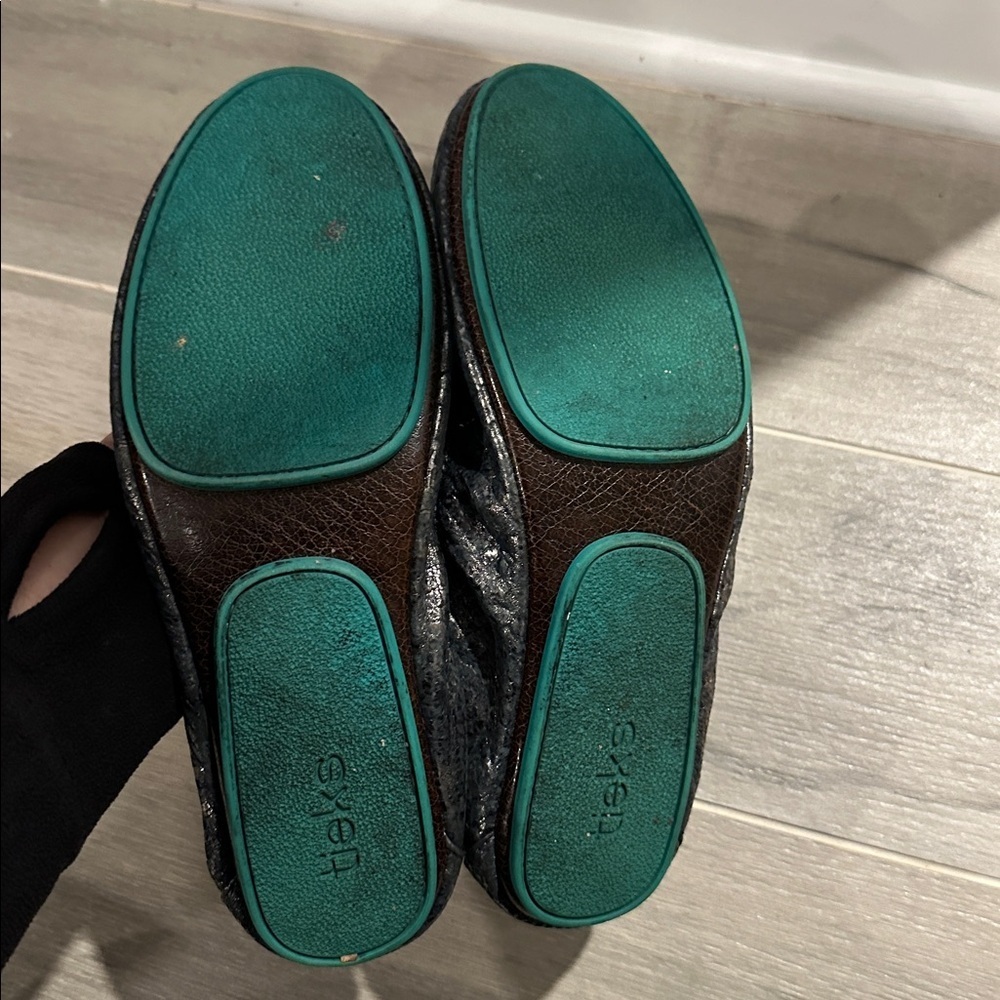 Tieks Drago Silver Metallic Ballet Flats Size 11 - Picture 9 of 9